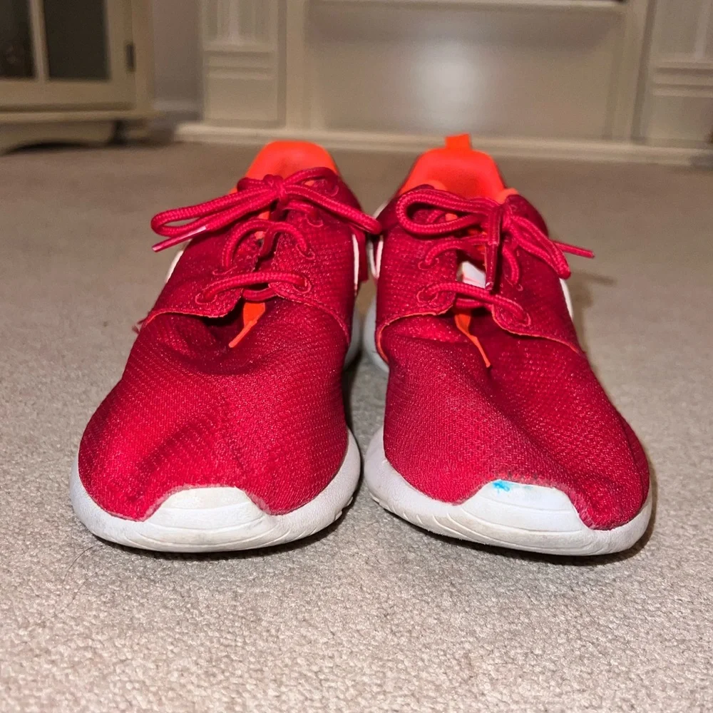 NIKE GS ROSHE RUN RED AND ORANGE - Picture 4 of 6